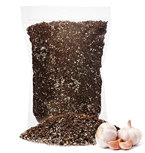 GARDENERA Premium Organic Potting Soil for Garlic - (1 Quart Bag)